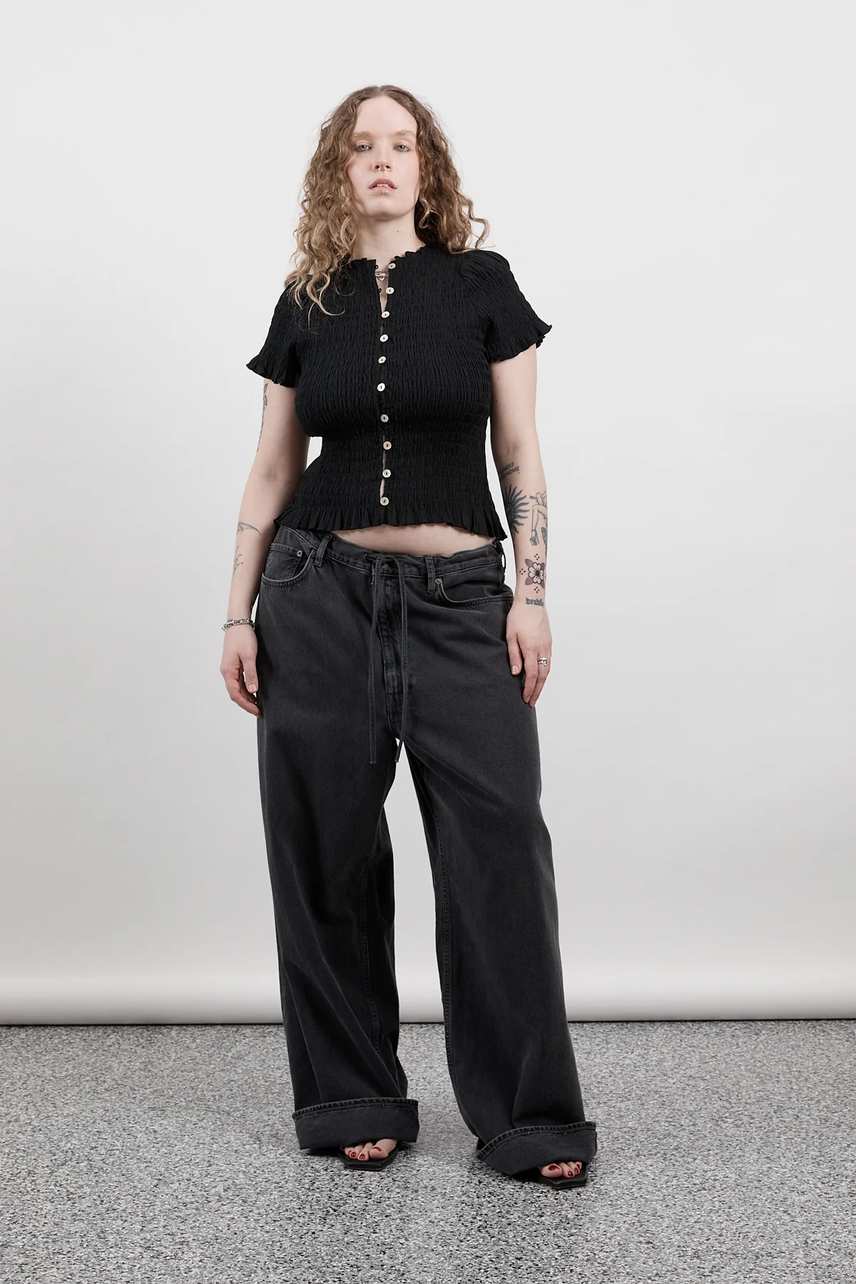 Black Ruched Button Tee - Image 11