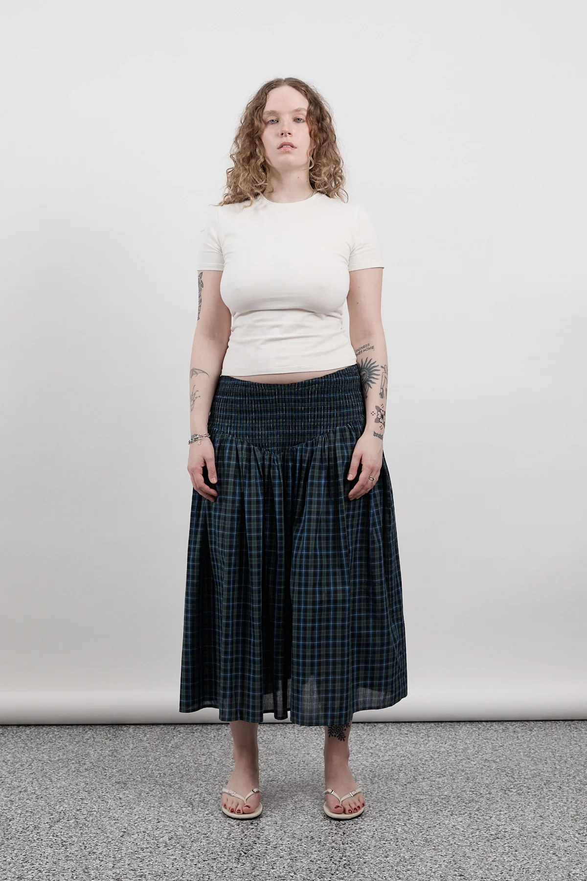 Navy Plaid Ruched Midi Skirt - Image 13