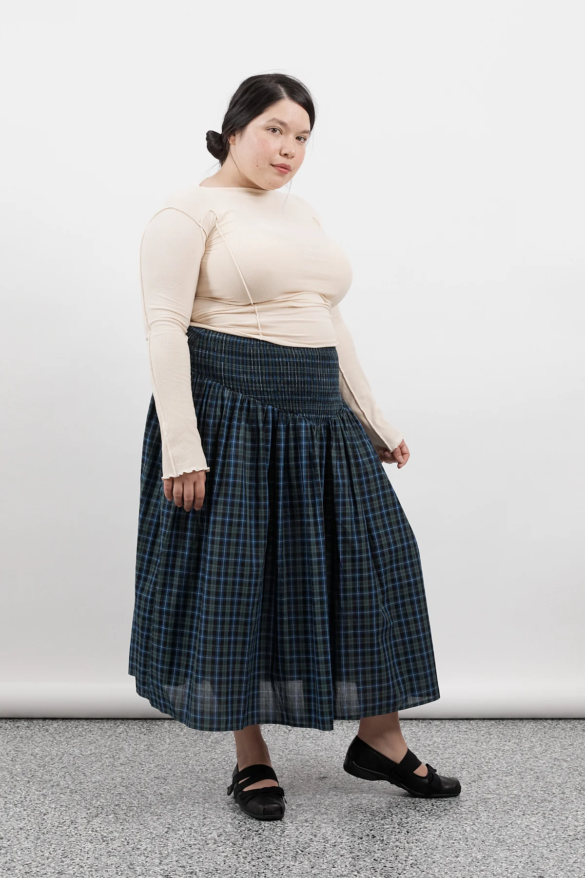 Navy Plaid Ruched Midi Skirt - Image 6