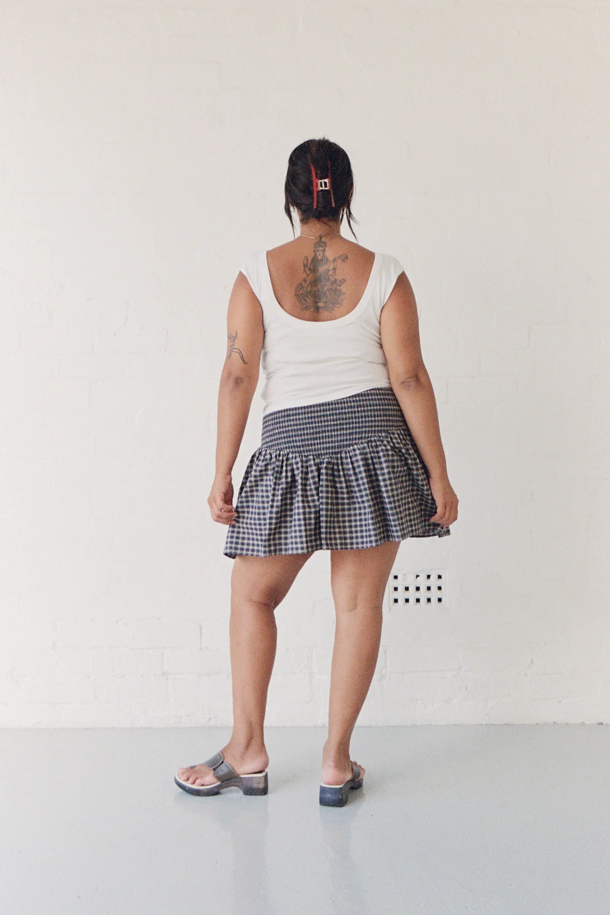 Navy Plaid Ruched Mini Skirt - Image 8